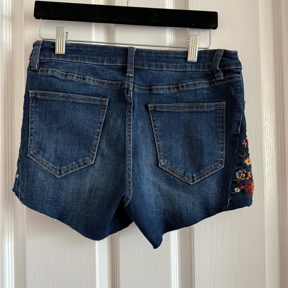 Ashley Mason Dark Blue Embroidered Jean Shorts Size 28 Raw Hem Boho - Picture 2 of 9